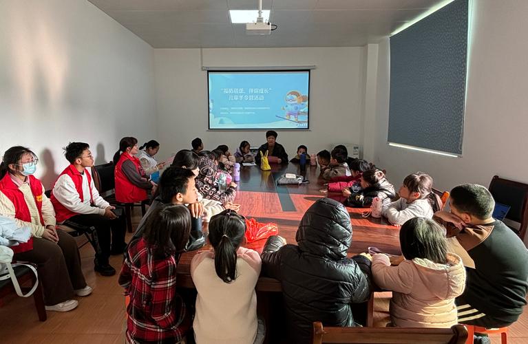 请问少年宫内有任何活动室吗?