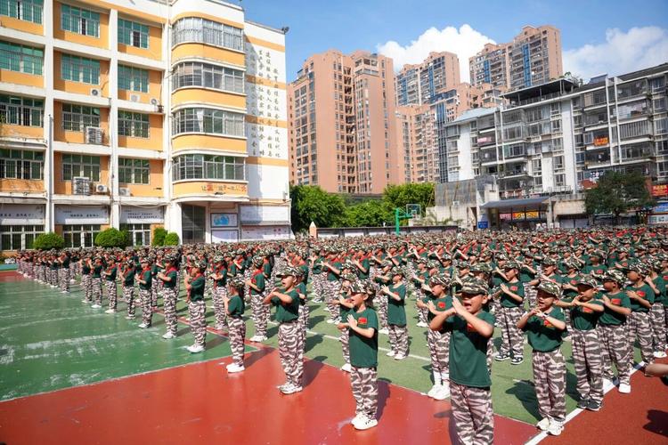 找一部小时候看过的电视剧讲述一群中学生(小学生)在部队夏令的故事_百 ...