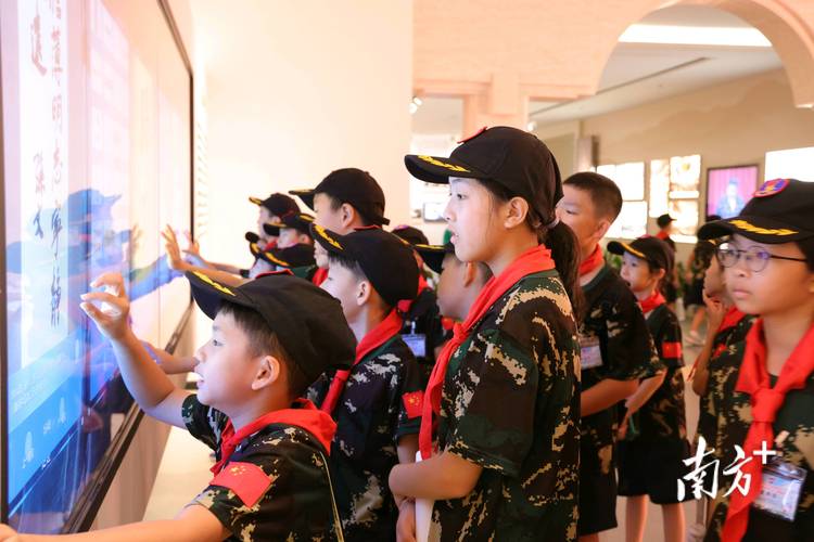 找一部小时候看过的电视剧讲述一群中学生(小学生)在部队夏令的故事_百 ...